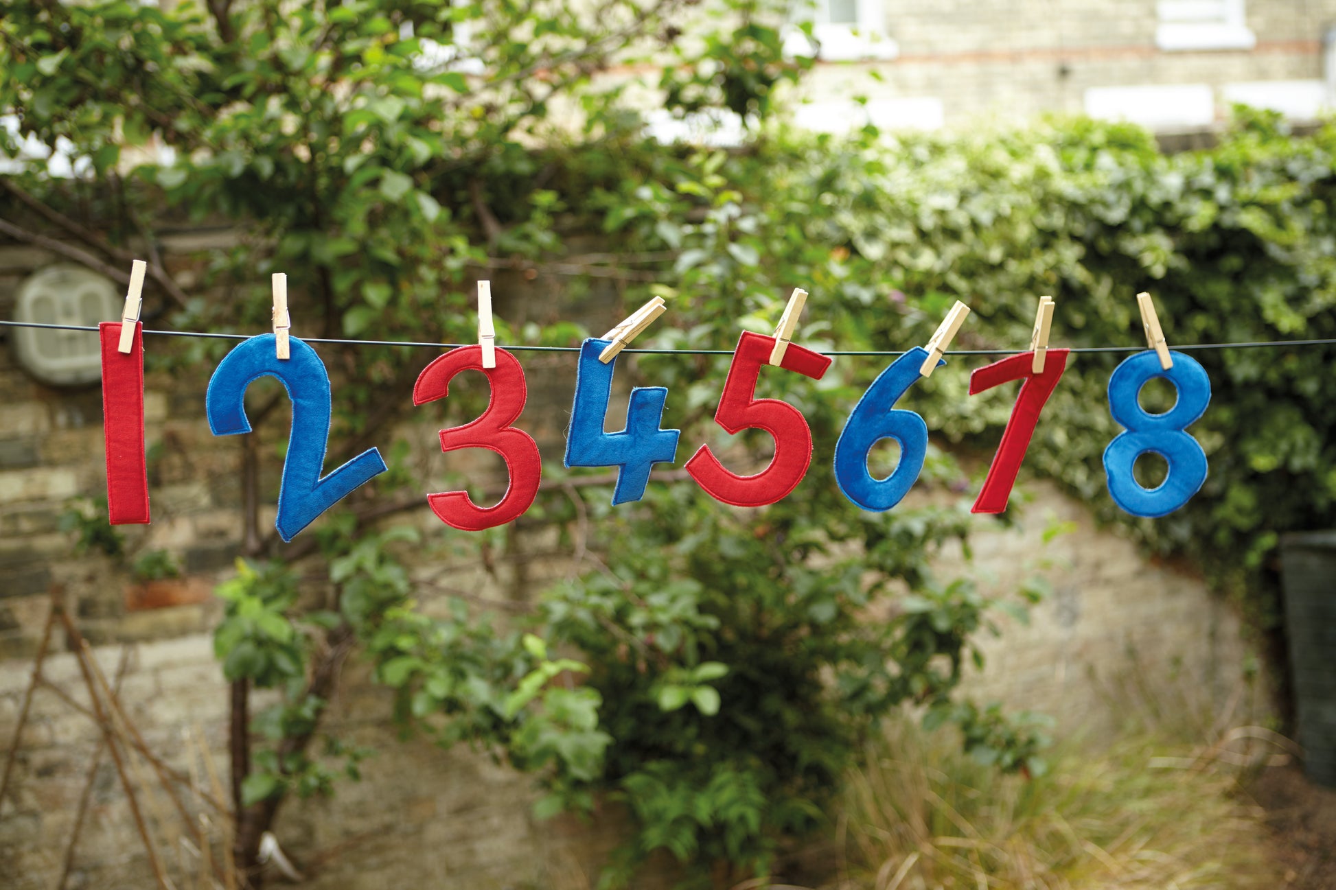 Feely Fabric Numbers – Chequered Fox