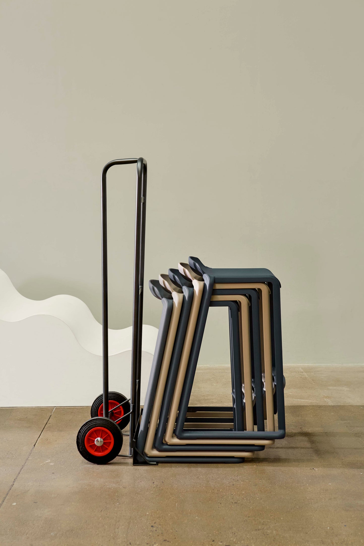 Postura+ One piece stool