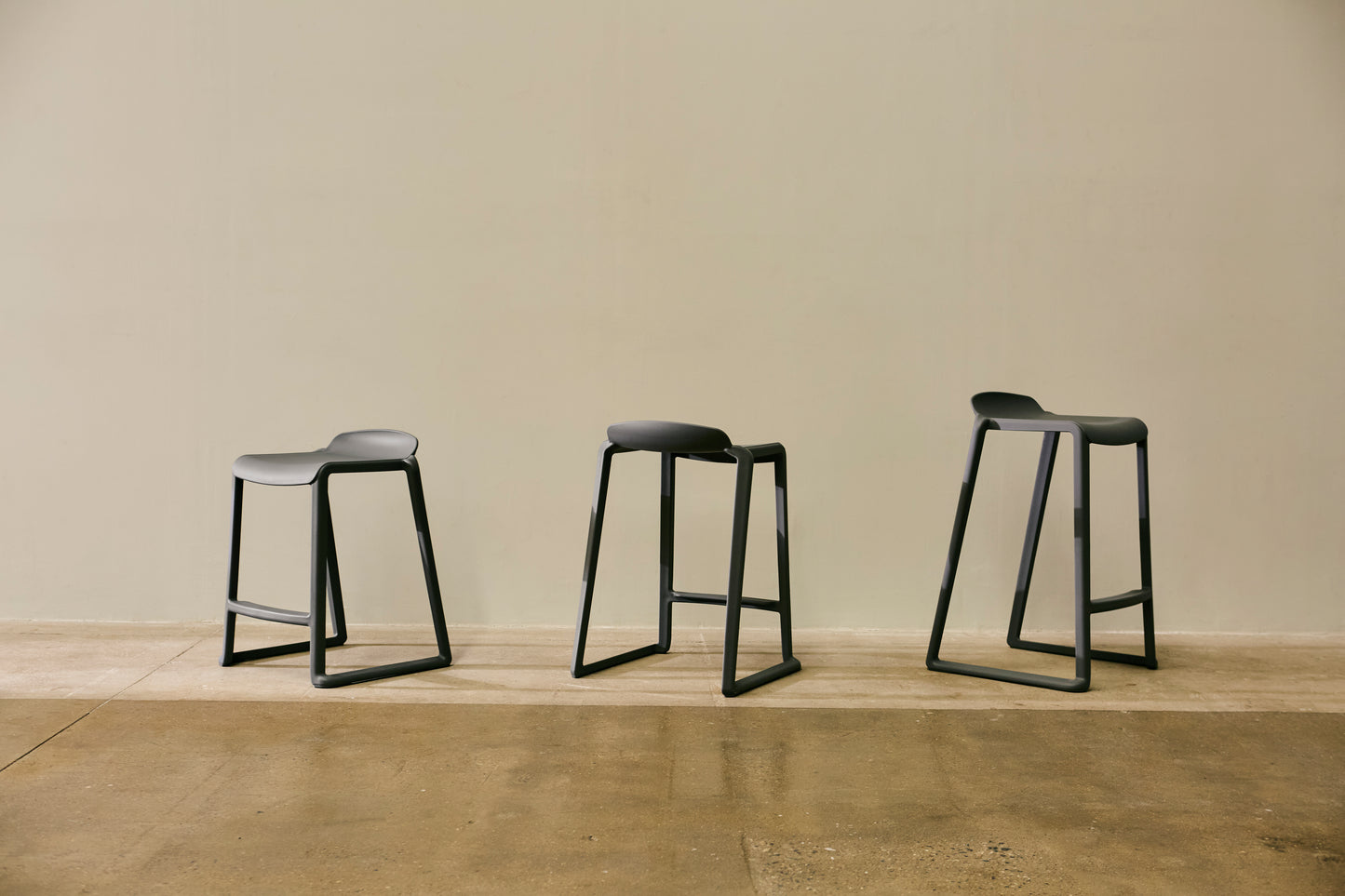 Postura+ One piece stool