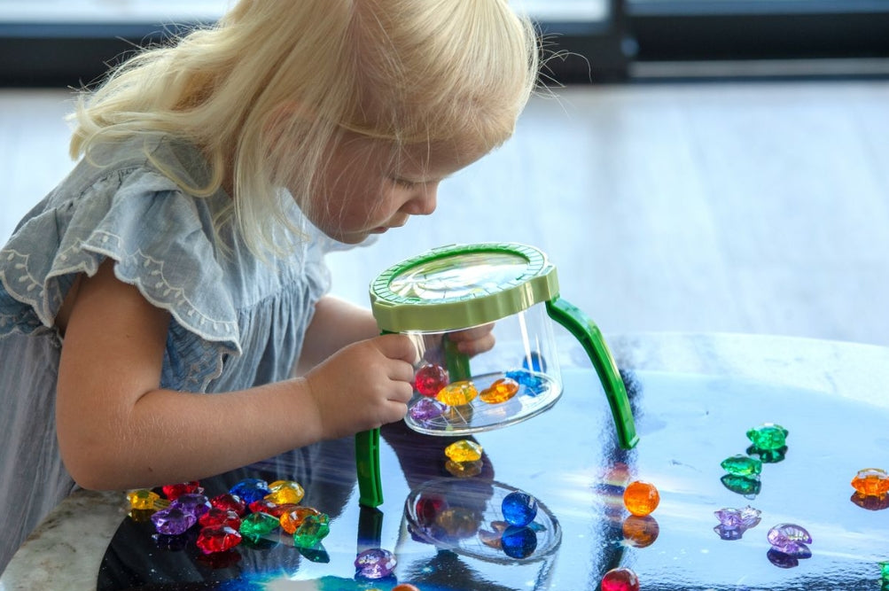 Tabletop Magnifier & Pot