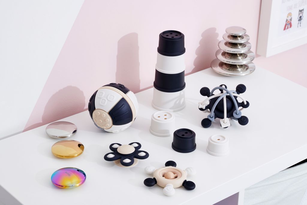 SiliSoft Curiosity Set (Black & White)