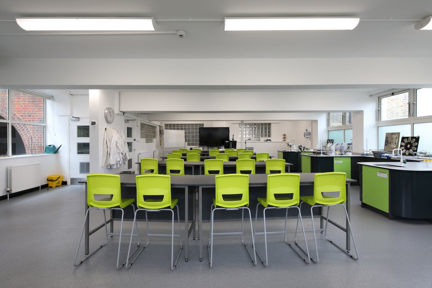 postura high chairs in a science lab